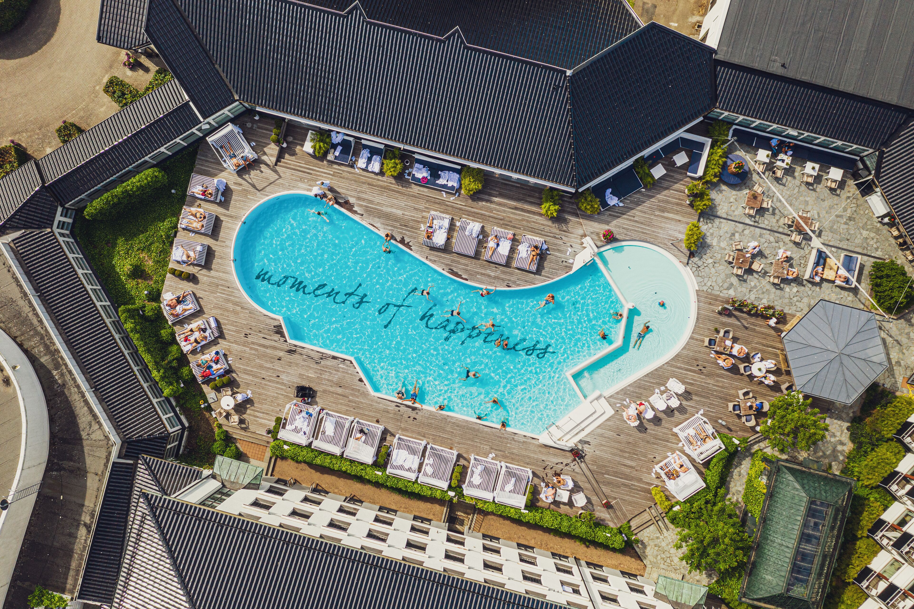 2 indoor pools, 3 outdoor pools, pool umbrellas, sun loungers