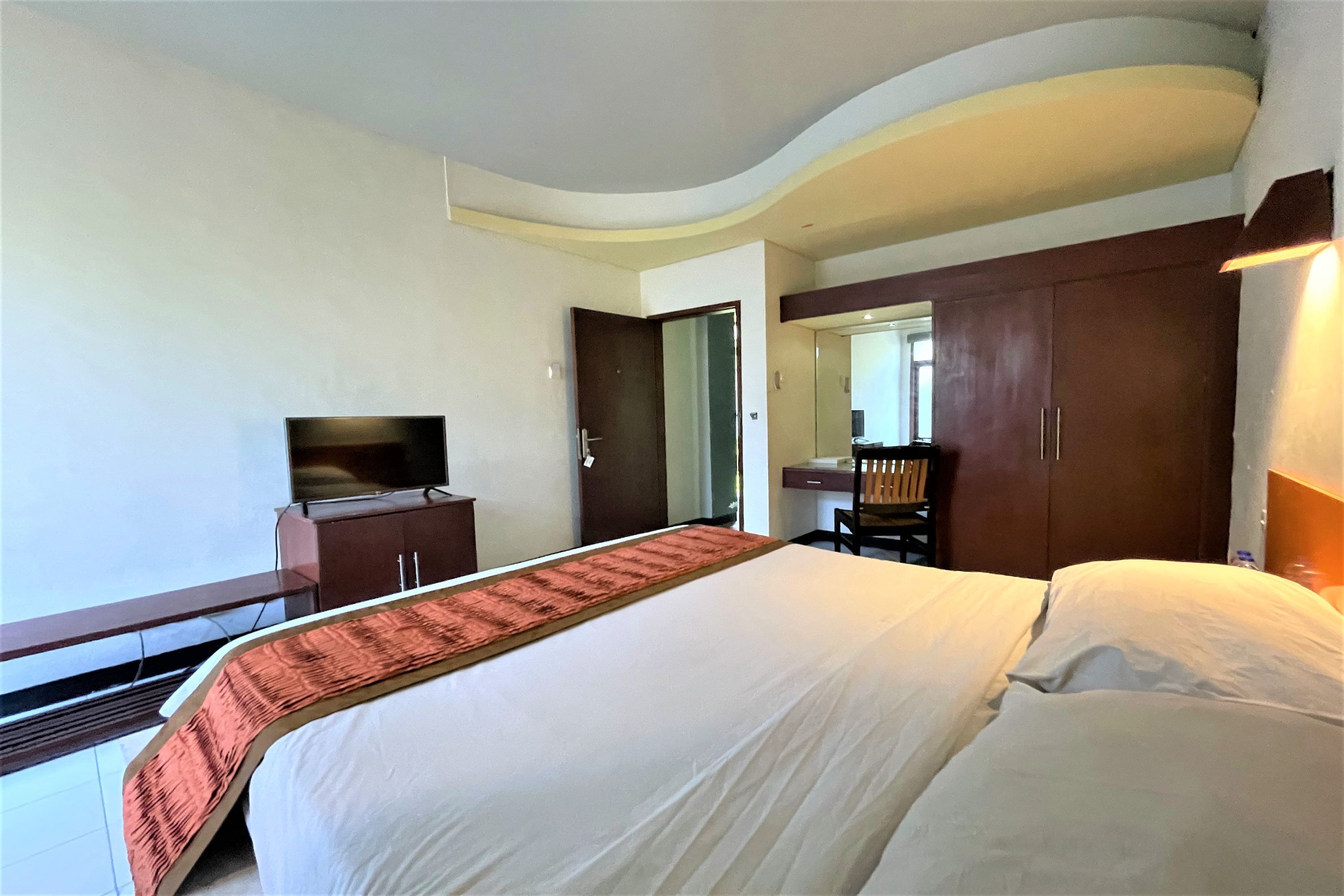 Deluxe Room | 2 bedrooms, minibar, desk, free WiFi