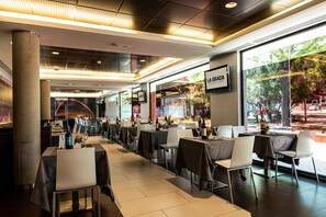 Dagelijks ontbijtbuffet (EUR 10 per persoon)