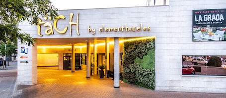 Front of property. Hotel Tach Madrid Airport