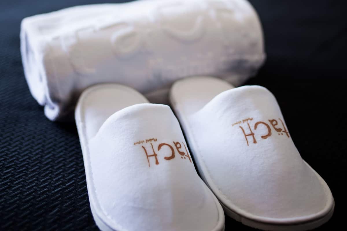 free minibar, in-room safe, desk, laptop workspace