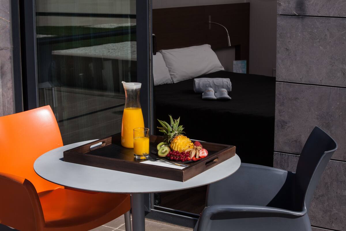 Articles gratuits dans le mini-bar, coffres-forts dans les chambres