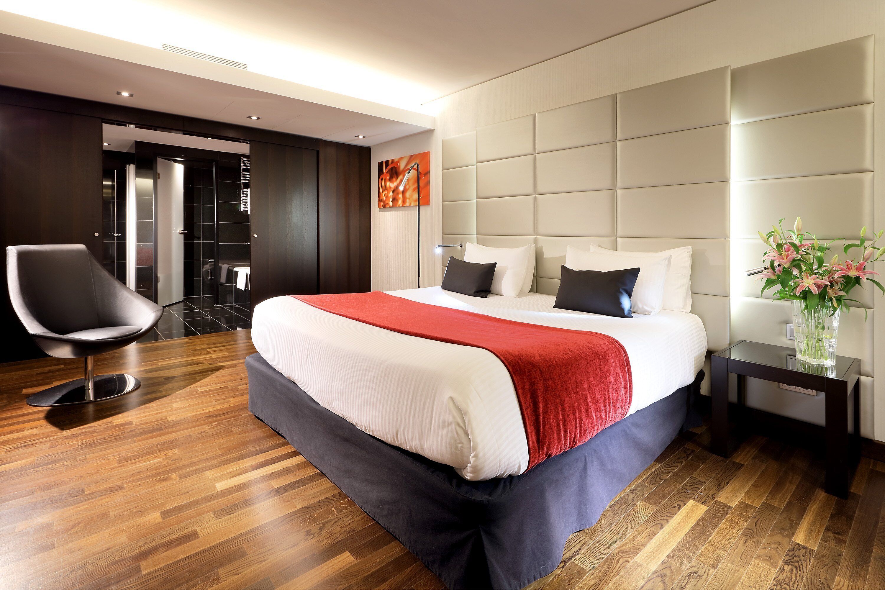 presidential suite | hypo-allergenic bedding, minibar, in-room safe, desk