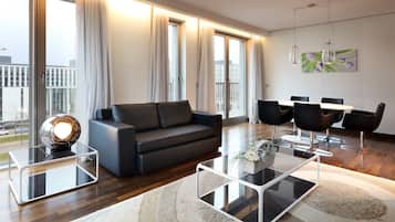 Allergitestet sengetøy, minibar, safe på rommet og skrivebord