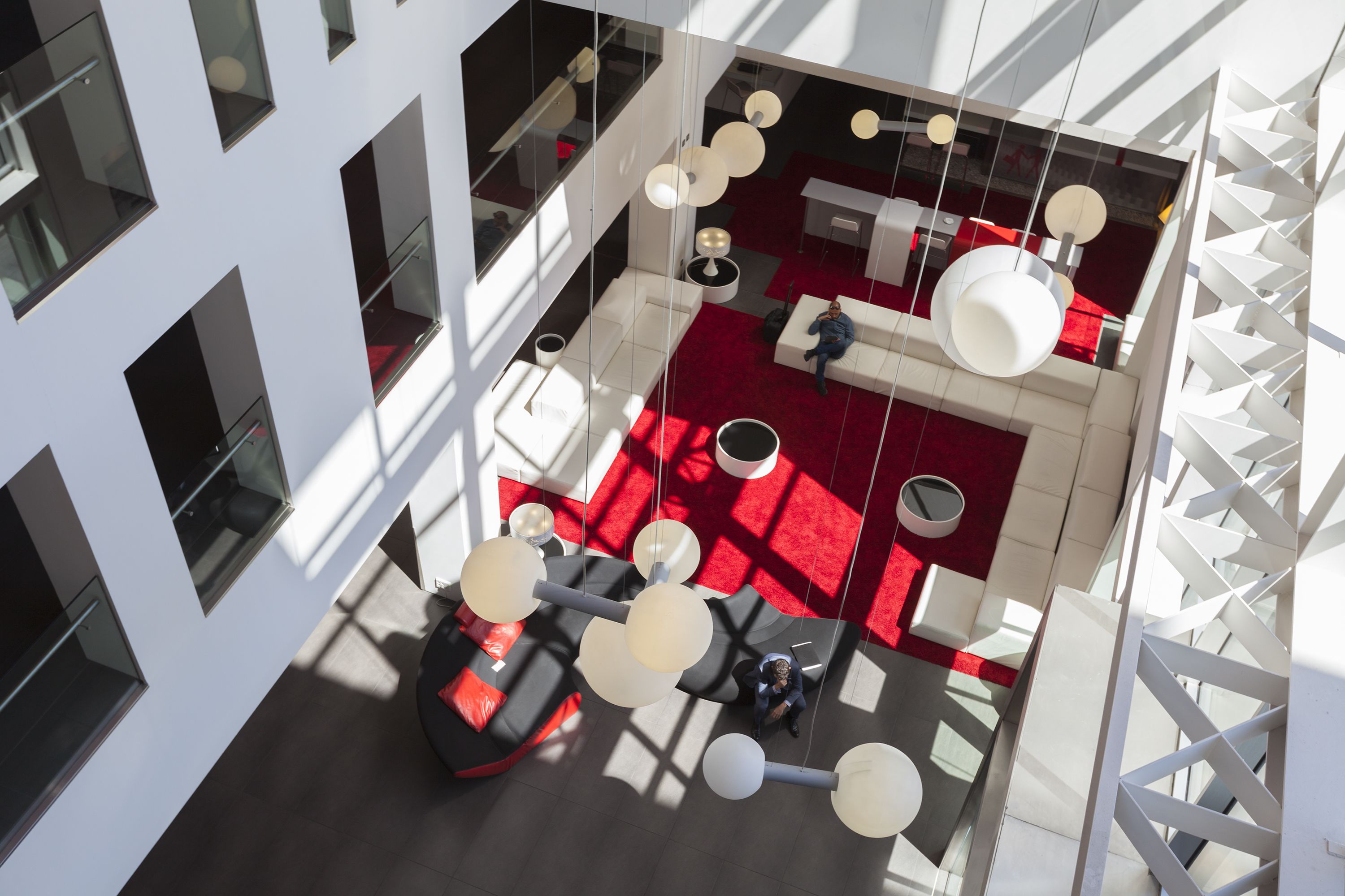 43-inch lcd tv with satellite channels, tv, netflix