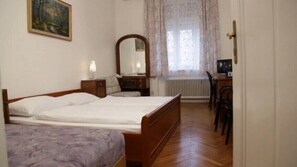 Cofres nos quartos, individualmente decorados
