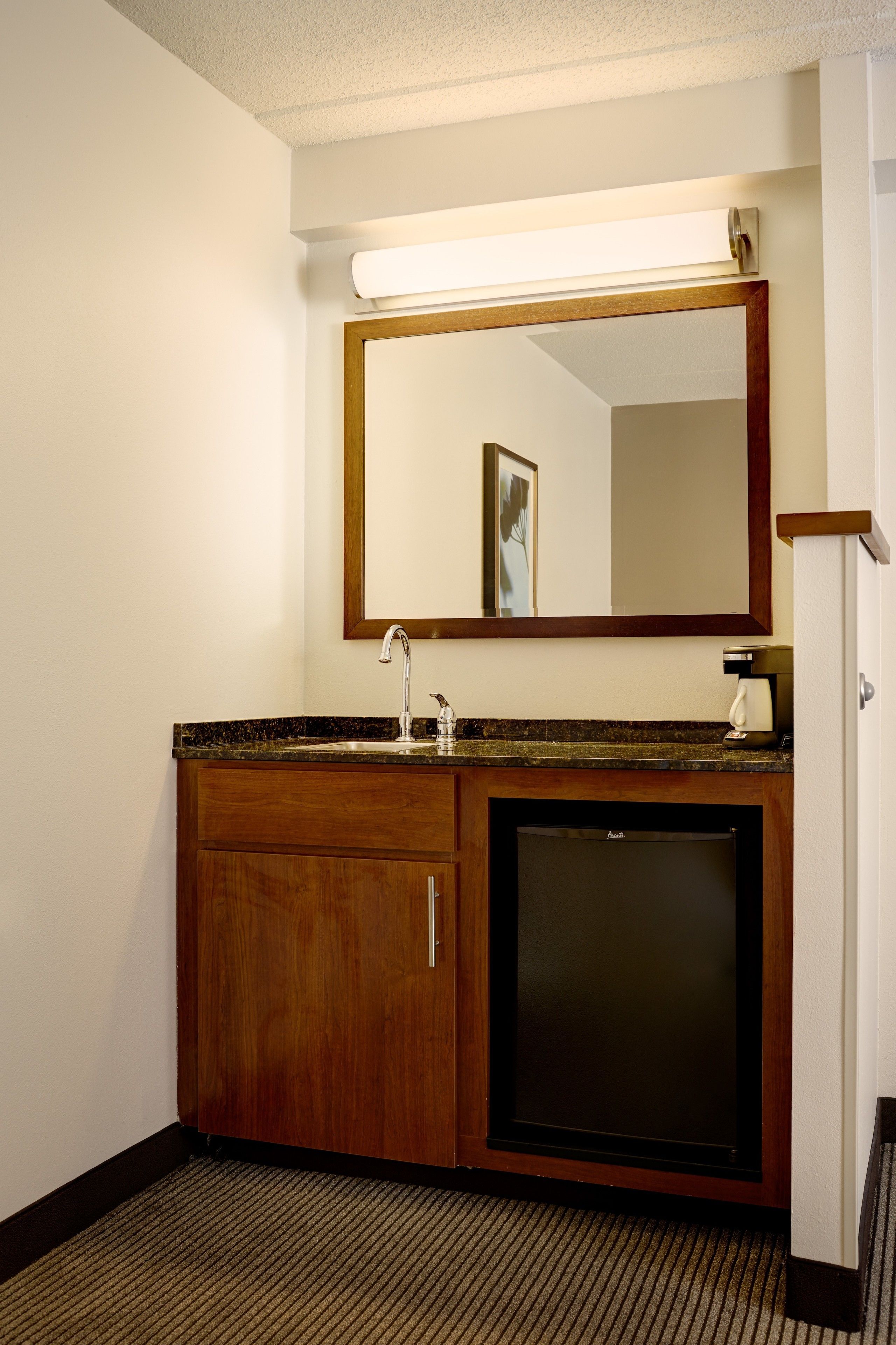 42-inch lcd tv with cable channels, tv, pay films