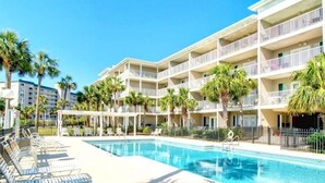 Outdoor pool - Grand Caribbean by Southern (Pensacola)