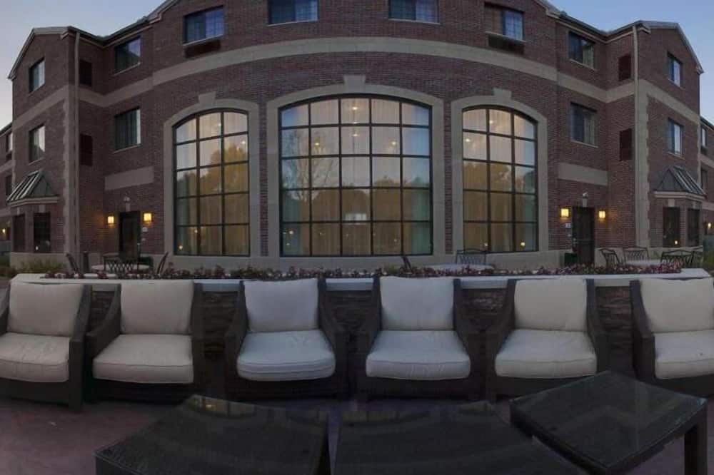 Staybridge Suites Indianapolis-Carmel by IHG