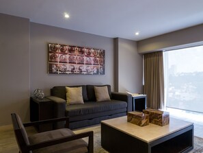 Suite, 2 chambres (Master) | Salle de séjour