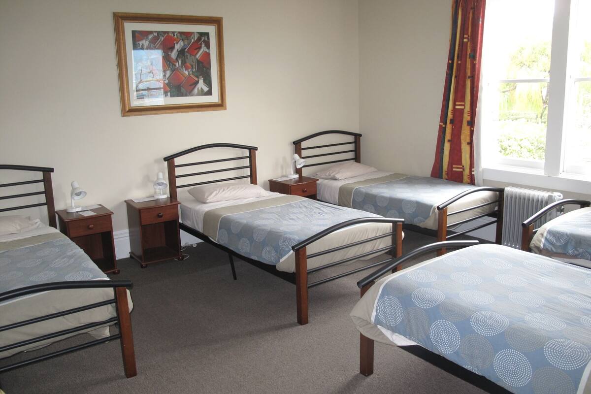 Dormitorio condiviso, dormitorio misto