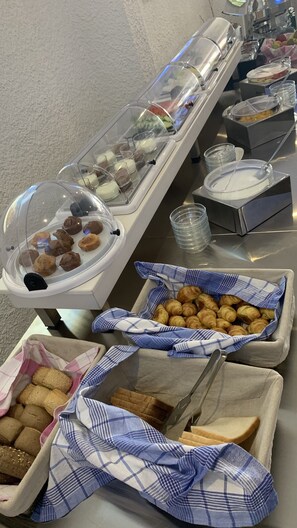 Daily buffet breakfast for a fee