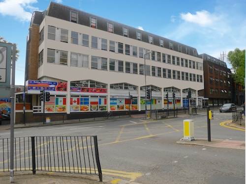 Kensal Green Backpackers 1