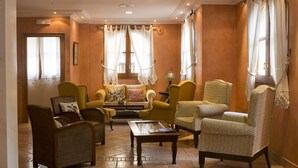 Lobby sitting area - La Masieta Hotel Restaurant (Creixell)