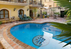 Piscine extérieure (ouverte en saison)