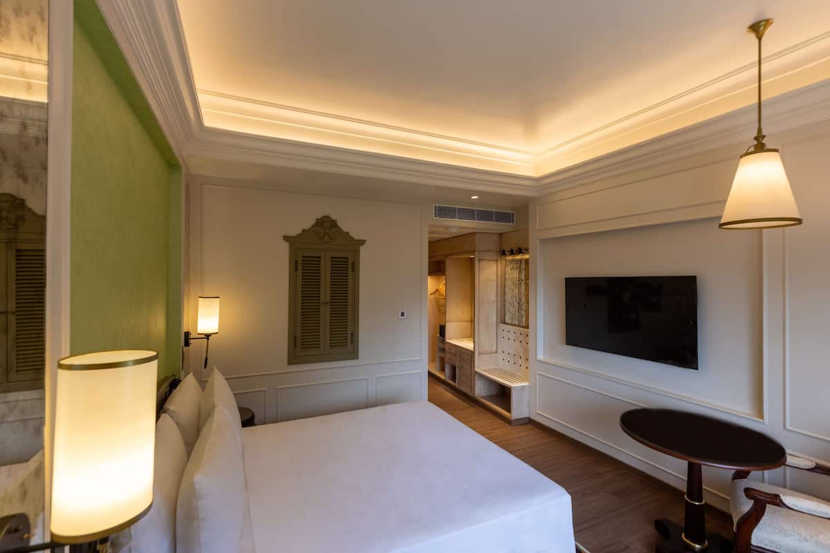 Minibar, in-room safe, desk, blackout drapes