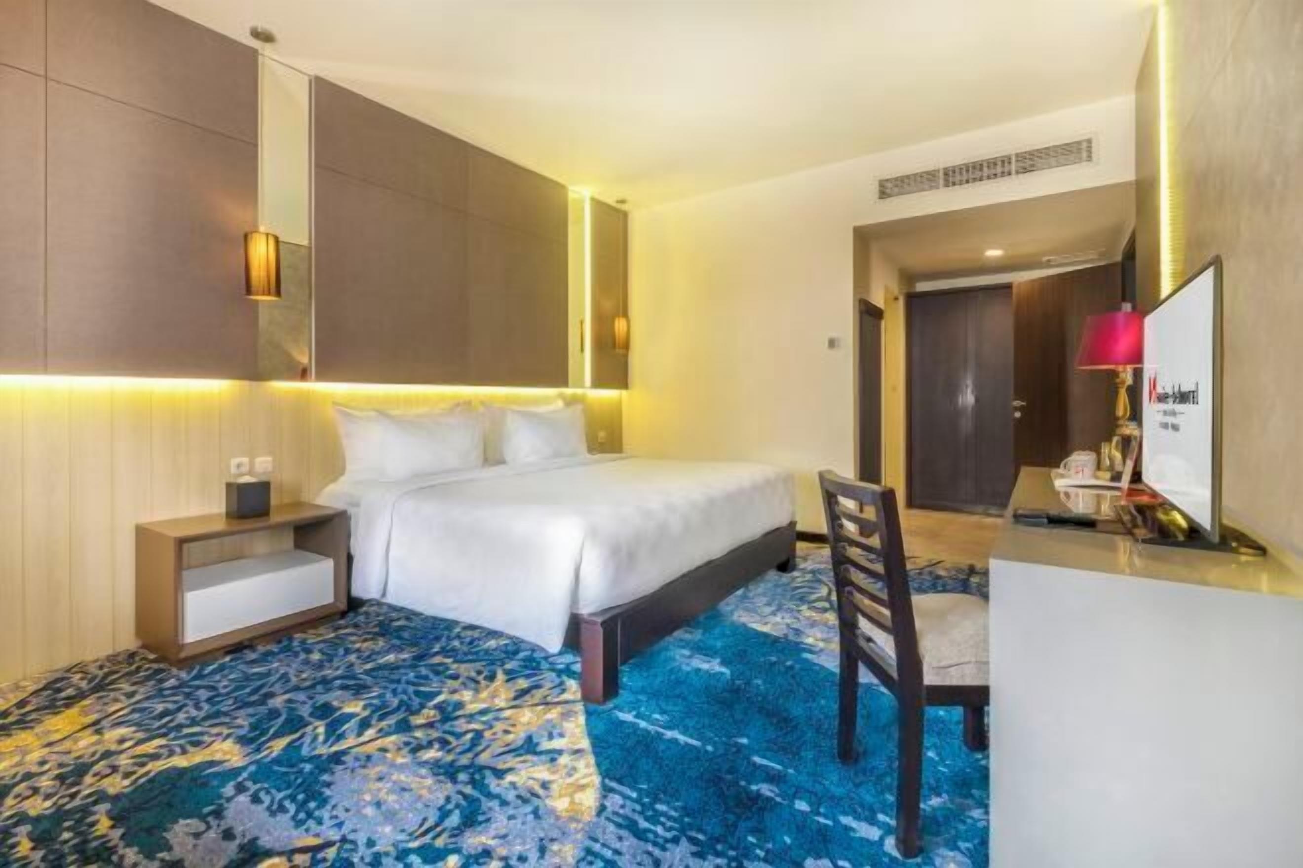 Premium bedding, minibar, in-room safe, desk