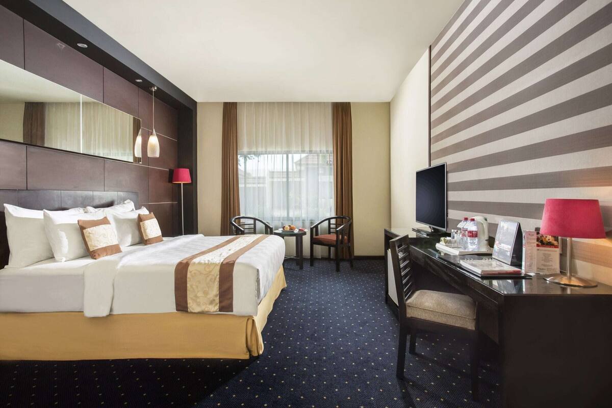 Hochwertige Bettwaren, Minibar, Zimmersafe, Schreibtisch