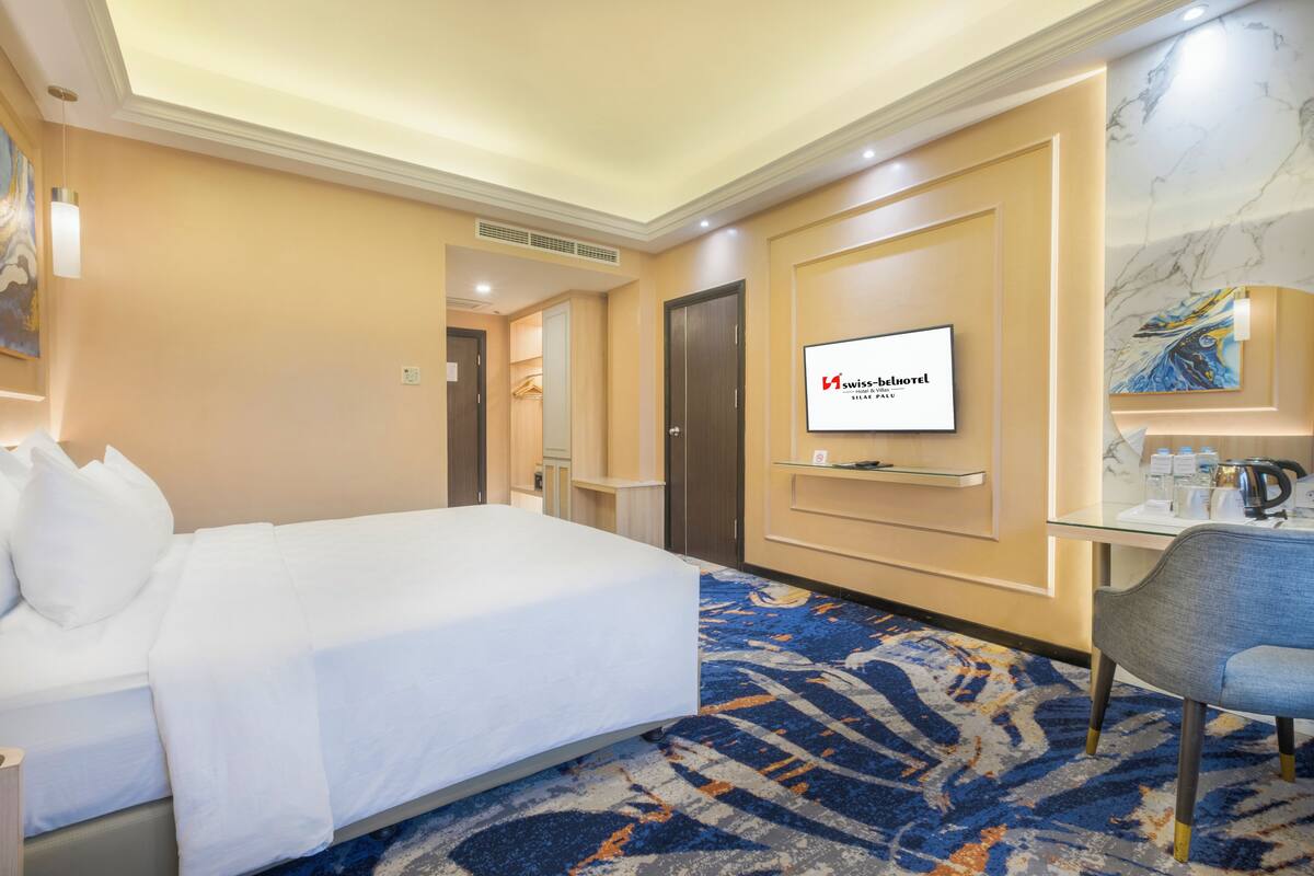 1 bedroom, premium bedding, minibar, in-room safe