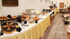 Daily buffet breakfast for a fee - MiHotel  (Milan)