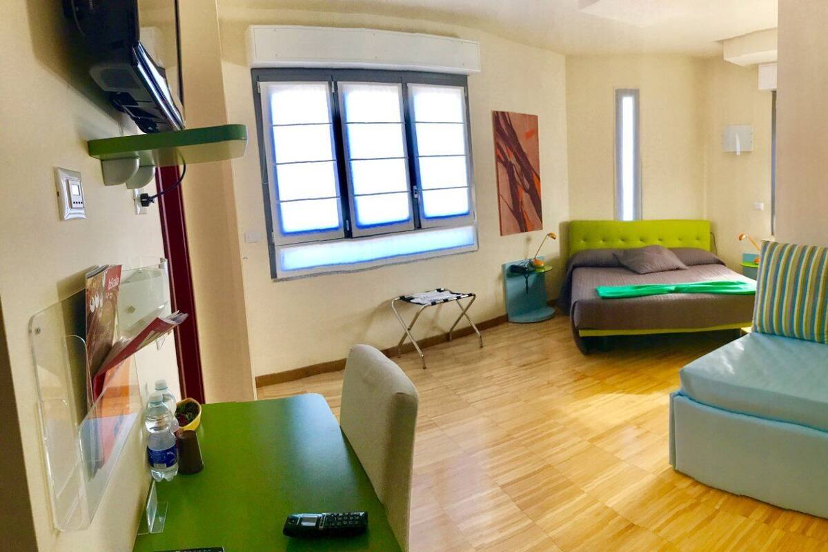 Down duvets, in-room safe, desk, soundproofing
