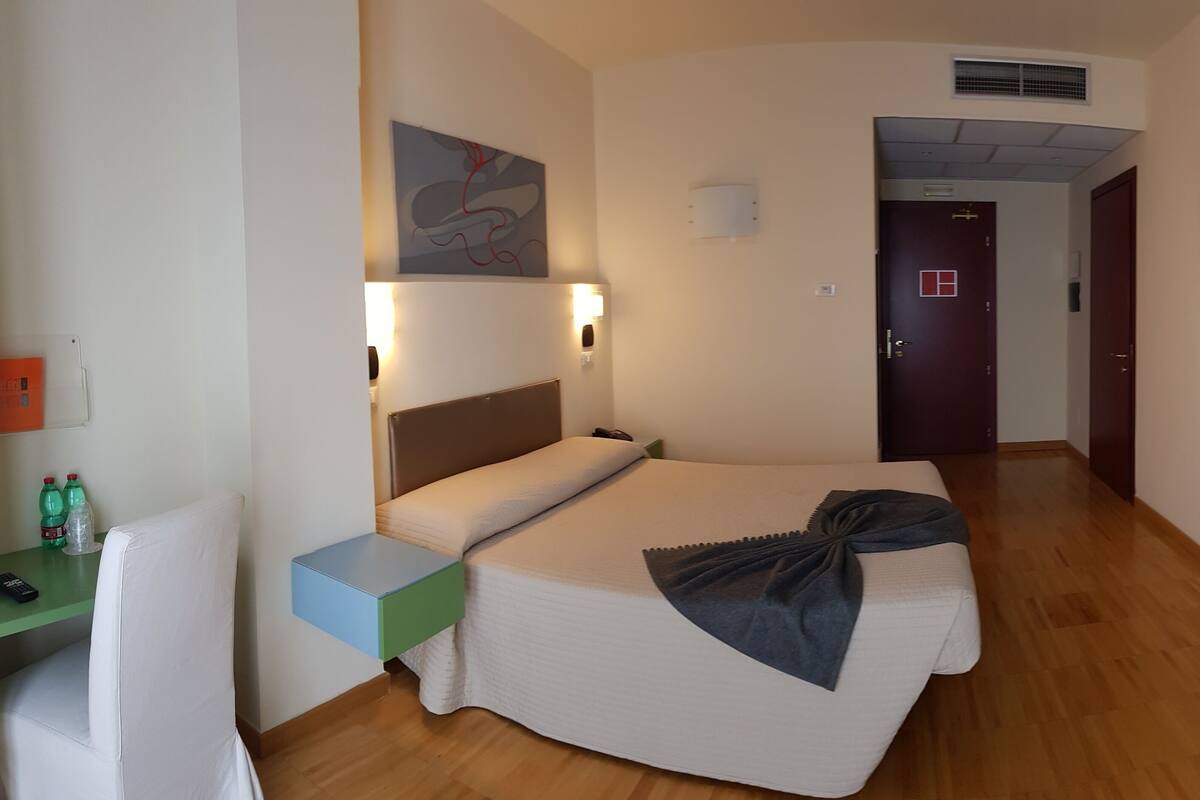 Down duvets, in-room safe, desk, soundproofing
