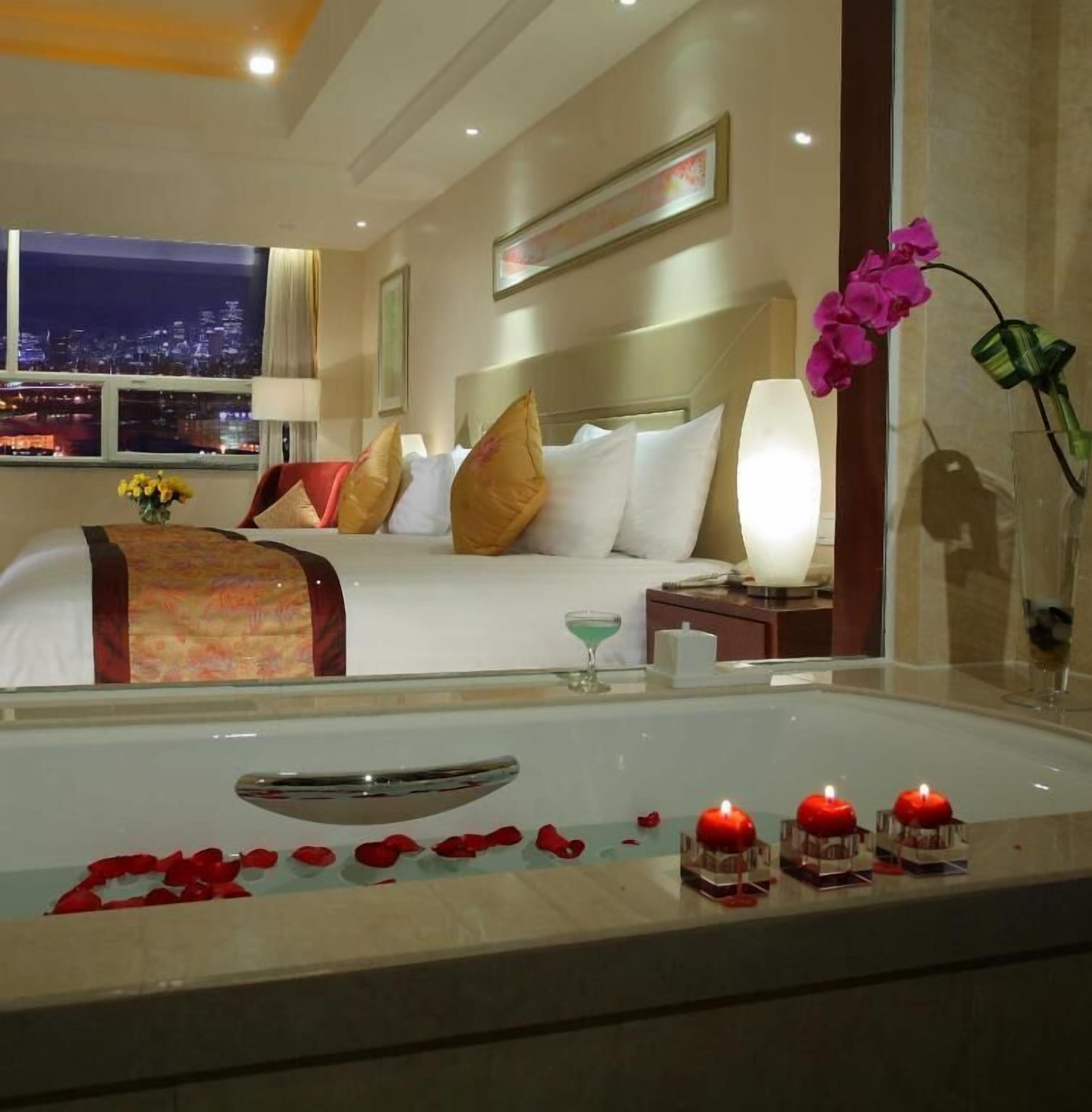 premium bedding, down duvets, pillow-top beds, minibar