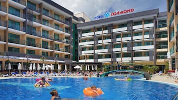 Hotel Diamond offers stunning views from its balconies overlooking the surrounding area.