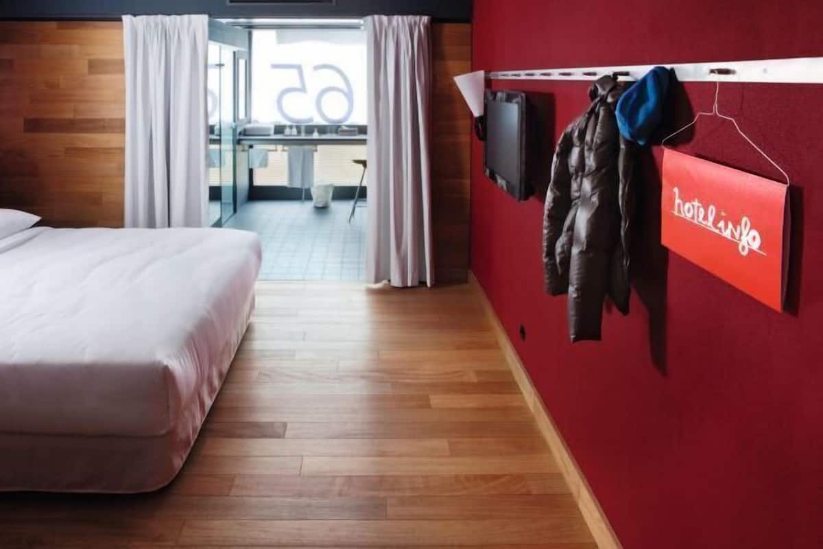 Premium bedding, in-room safe, individually decorated, desk