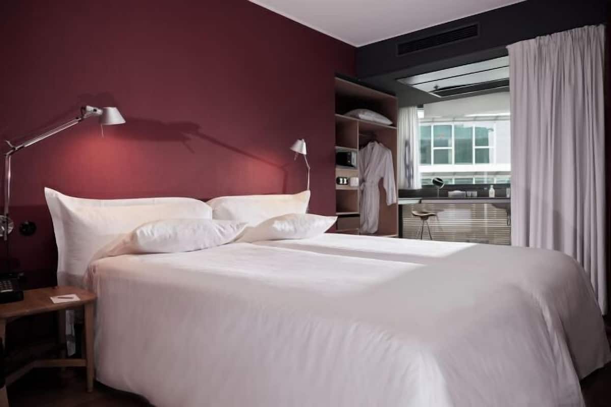 Premium bedding, in-room safe, individually decorated, desk