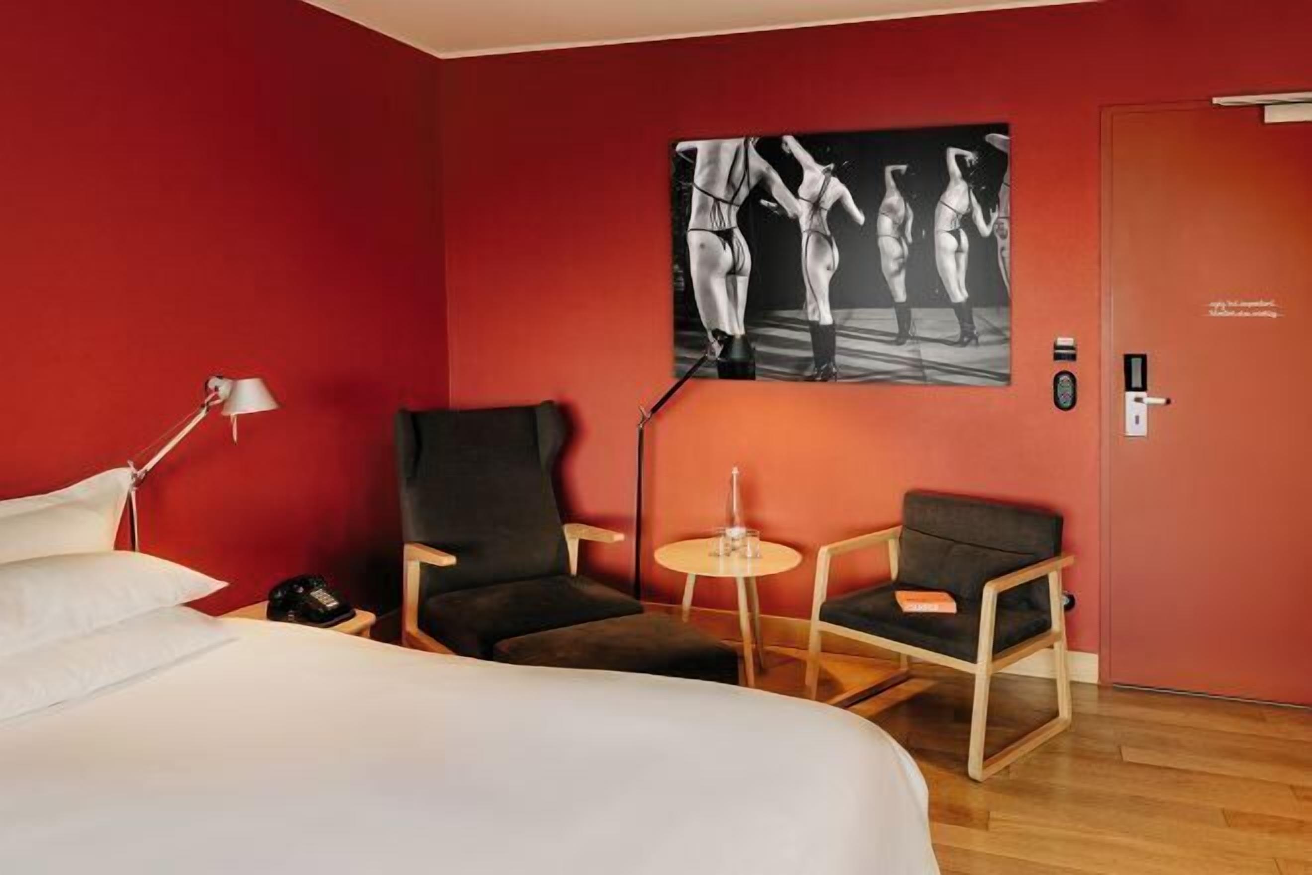 Premium bedding, in-room safe, individually decorated, desk