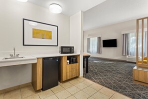 Estudio, 1 cama de matrimonio grande, accesible para personas con discapacidad, no fumadores | Minibar