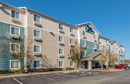 Exterior. Extended Stay America Select Suites - Orlando - East