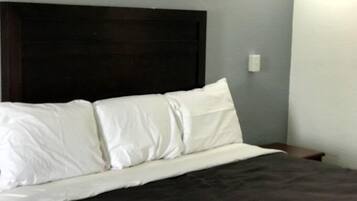 Jetted bath, free toiletries, hair dryer, towels