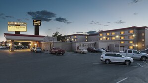 Unclassified image, 2 of 10, button - High Desert Inn (Elko)