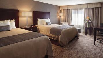 In-room safe, iron/ironing board, free WiFi, alarm clocks