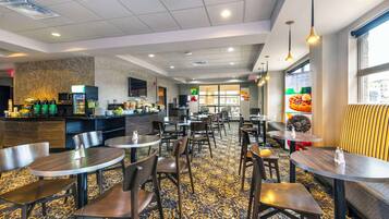 Sudah termasuk sarapan prasmanan setiap hari