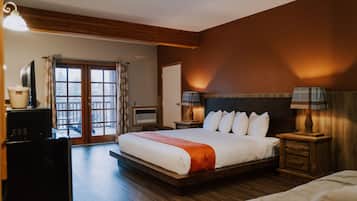 6 bedrooms, blackout curtains, free WiFi, bed sheets