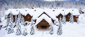 Glacier House Resort