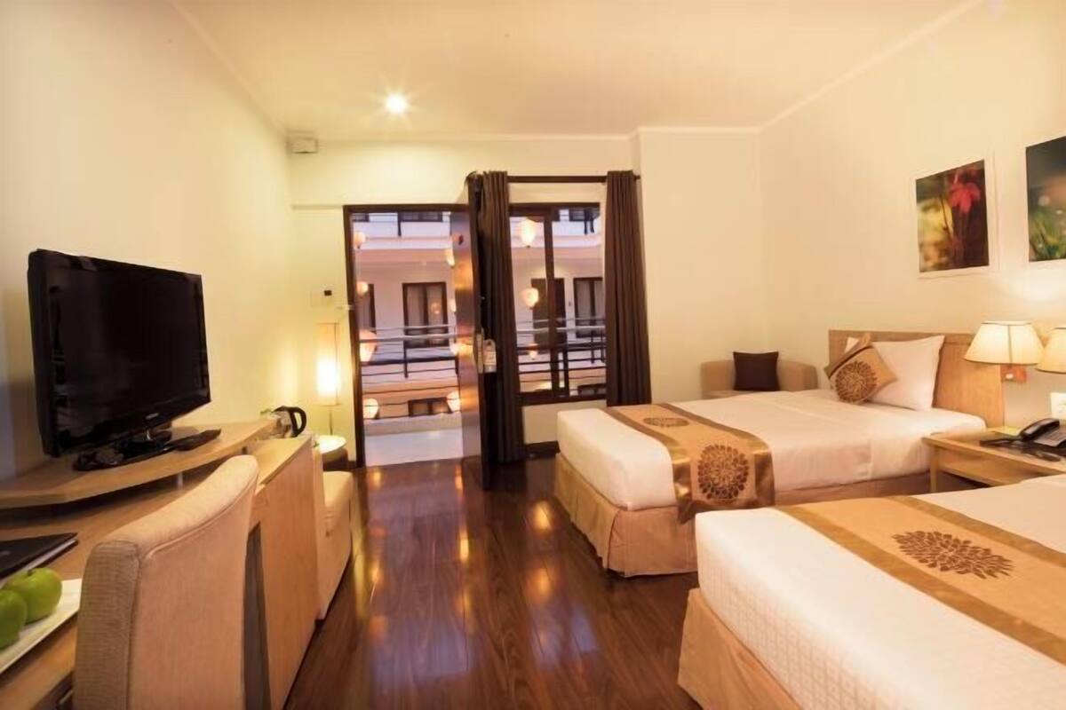 Minibar, in-room safe, desk, blackout curtains