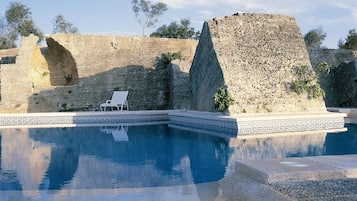 3 piscinas al aire libre, sombrillas, tumbonas