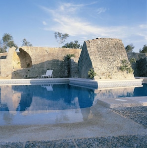 3 outdoor pools, pool umbrellas, sun loungers