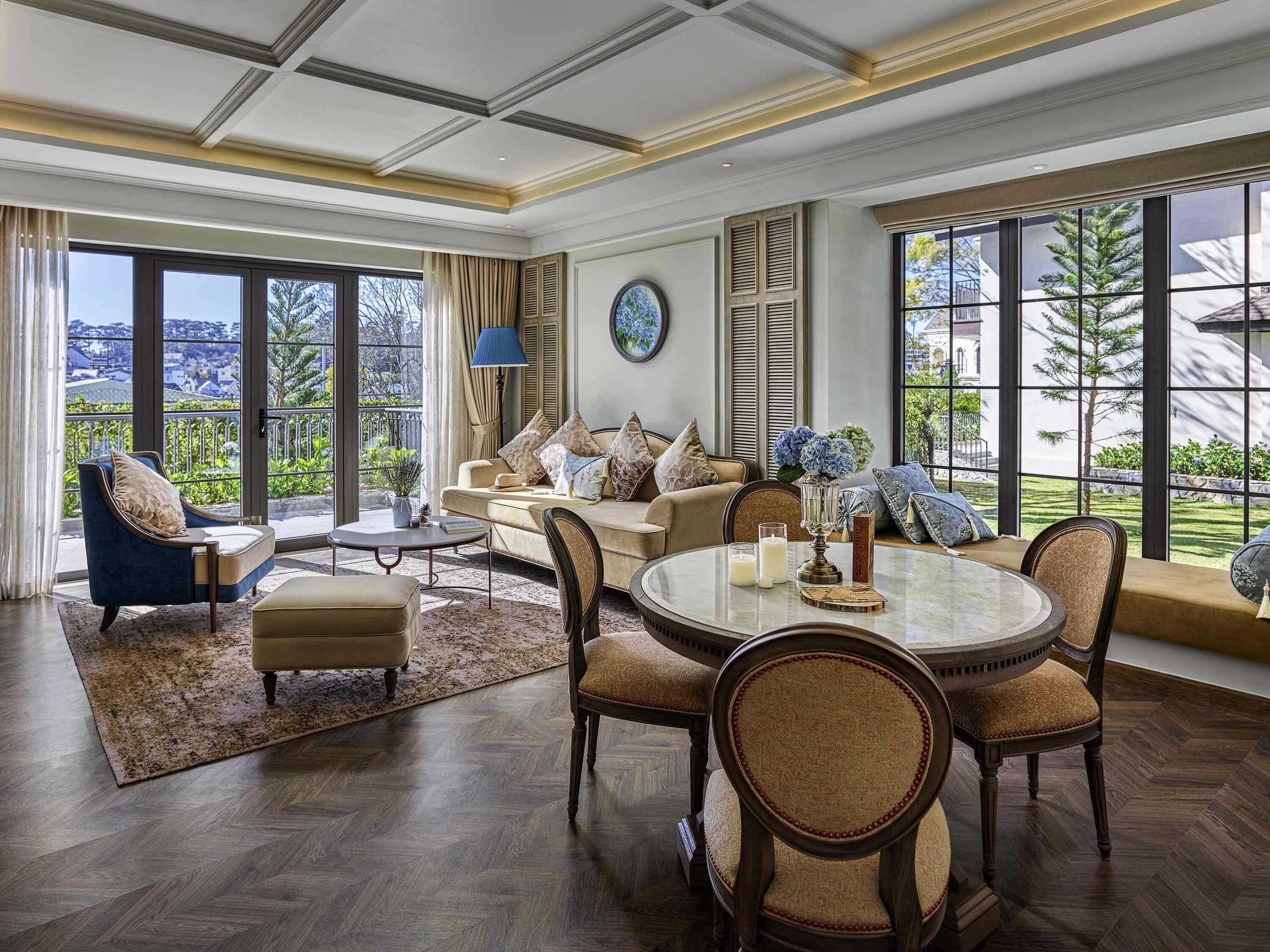 Down comforters, minibar, in-room safe, desk