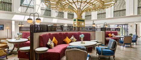 Ofrece almuerzos y cenas