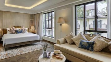 家庭客房, 1 張特大雙人床 (Deluxe) | 羽絨被、迷你吧、客房內保險箱、書桌