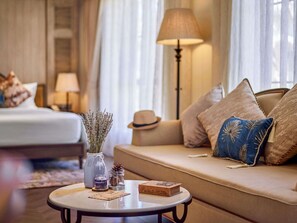 Down comforters, minibar, in-room safe, desk - Mercure Dalat Resort (Da Lat)