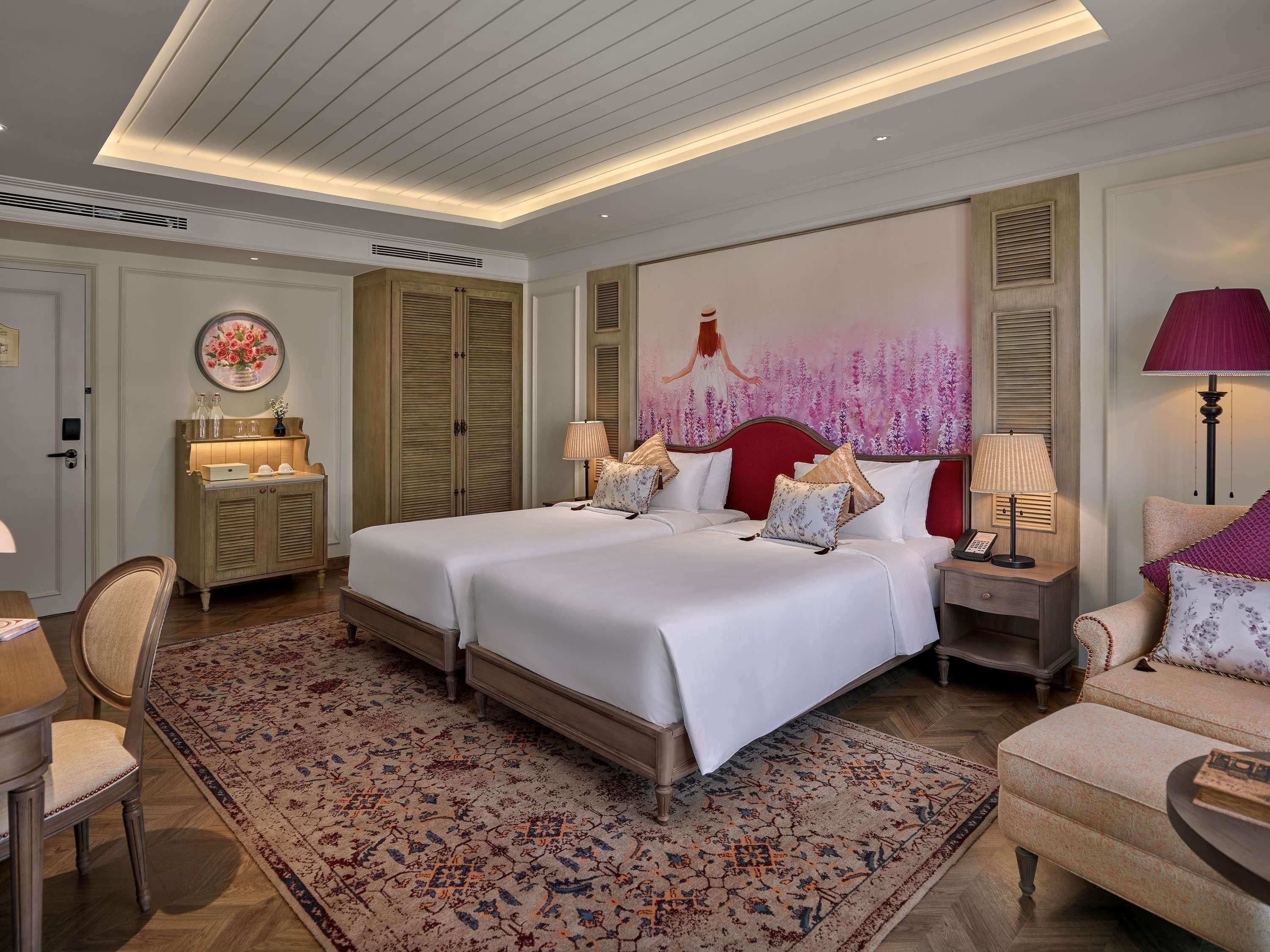 Executive Twin Room, 2 Twin Beds (Executive Pass) | Down comforters, minibar, in-room safe, desk