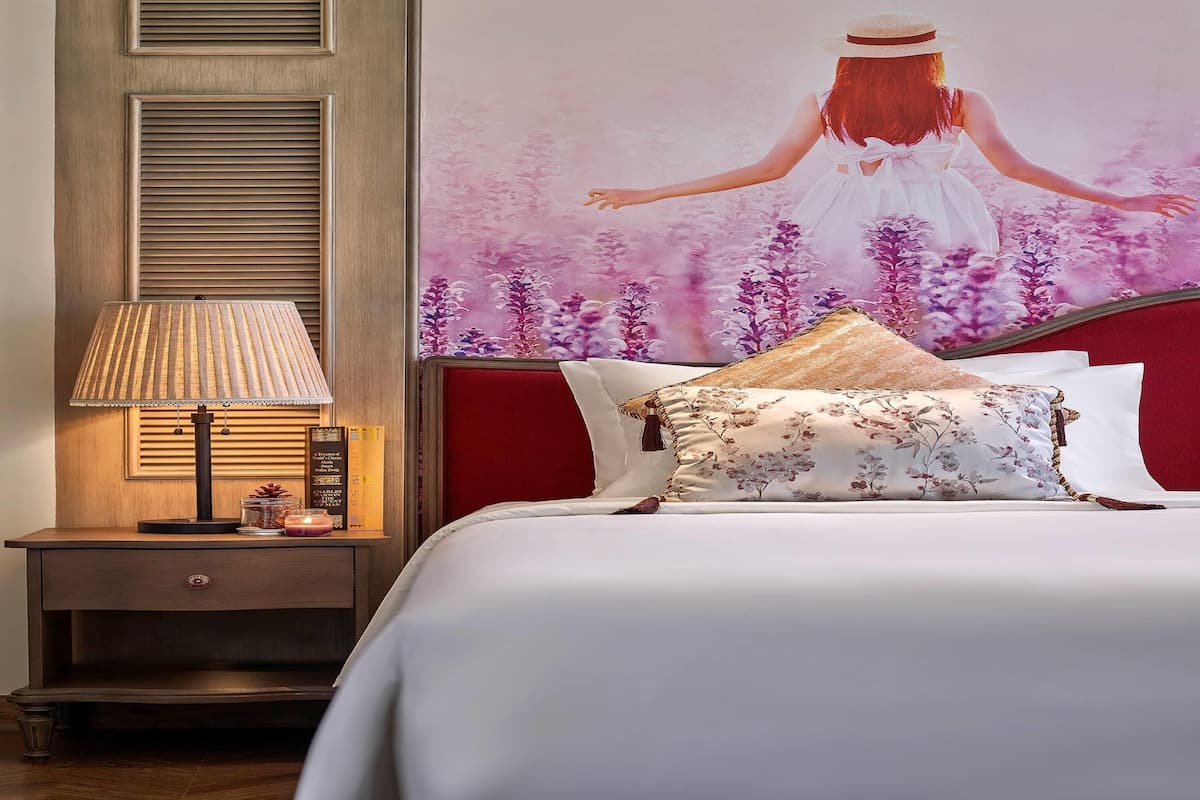 Deluxe Room, 2 Single Beds | Down duvets, minibar, in-room safe, desk