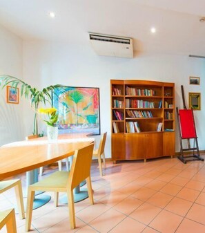 Lobby sitting area - Hotel Losanna (Rimini)