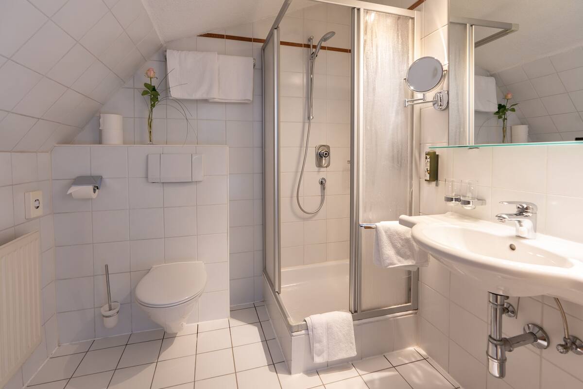 suite, 2 bedrooms, tower (turmsuite) | bathroom | free toiletries, hair dryer, bathrobes, slippers